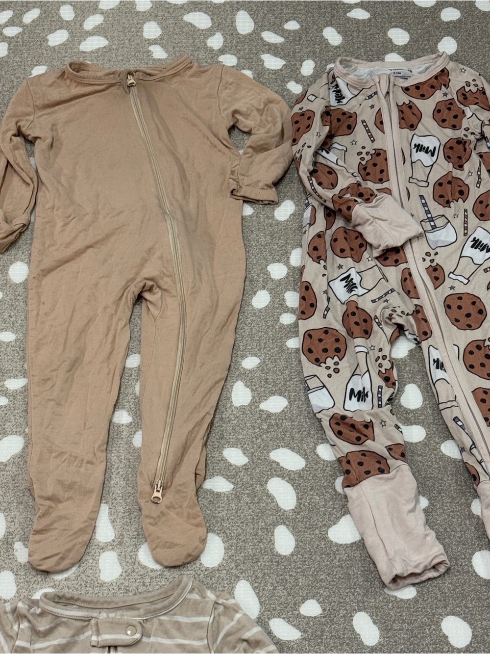 Lot of 6 neutral footies bamboo unisex baby beige milk cookies zippy onesie tan - Picture 3 of 12
